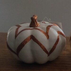 3 Lightweight Glittery Pumpkins 3"x4"